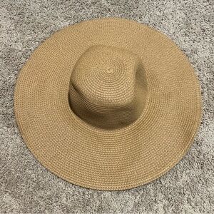 Floppy sun hat